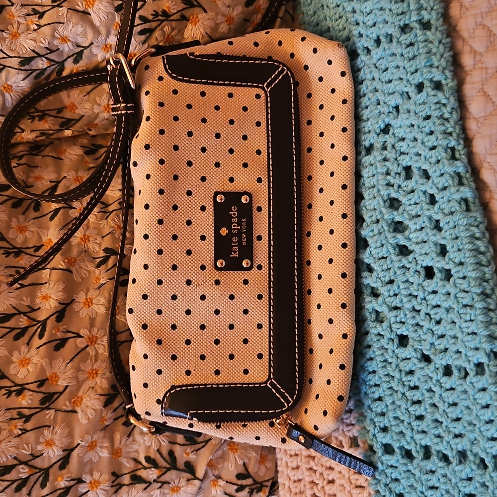 KATE SPADE BLACK/NATURAL CROSSBODY